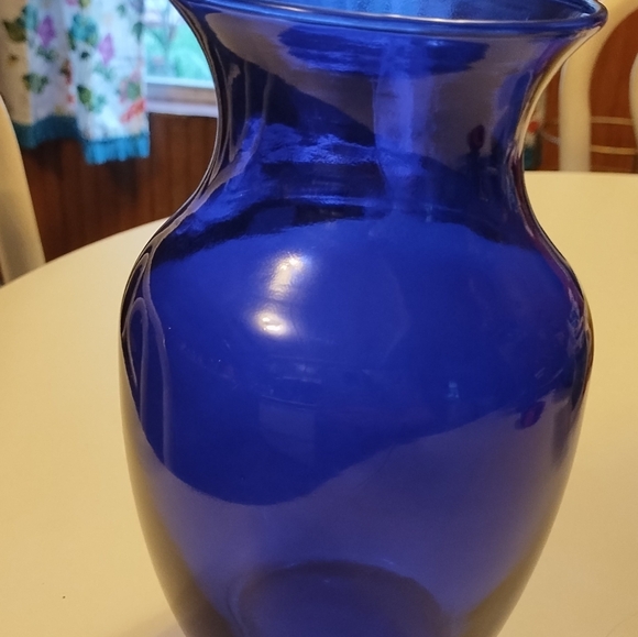 Vintage Anchor Hocking Glass Cobalt Blue 8" Tall Flared Urn Style Flower Vase - Picture 8 of 8